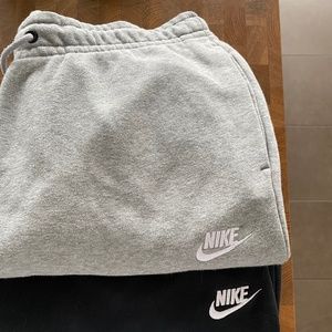 NIKE GREY SPORTSWEAR ESSENTIALS FLEECE JOGGERS